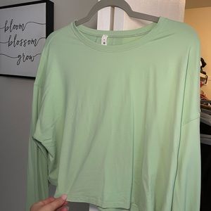 Lululemon cropped long sleeve!